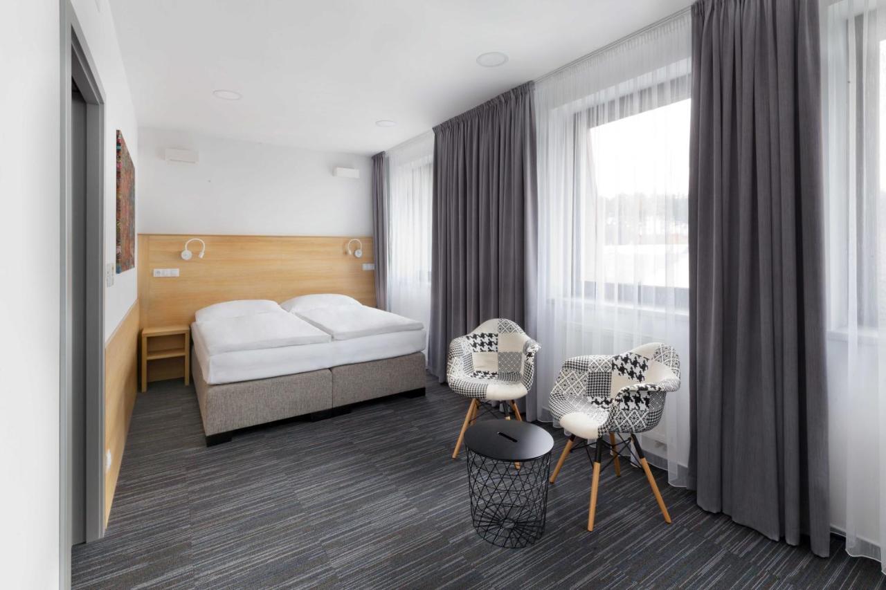 Ala hotel Bystrice nad Pernstejnem Kültér fotó