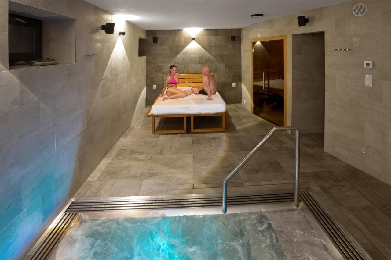 Ala hotel Bystrice nad Pernstejnem Kültér fotó