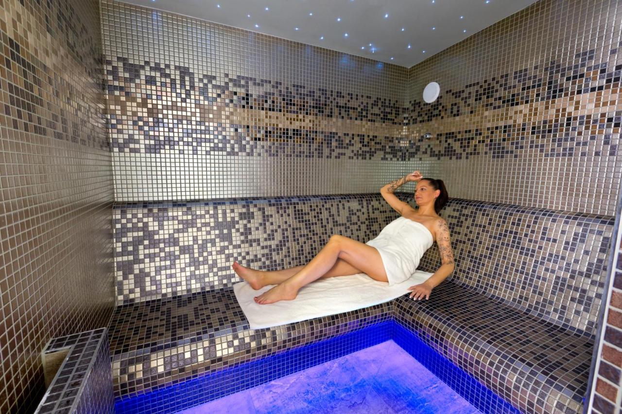 Ala hotel Bystrice nad Pernstejnem Kültér fotó