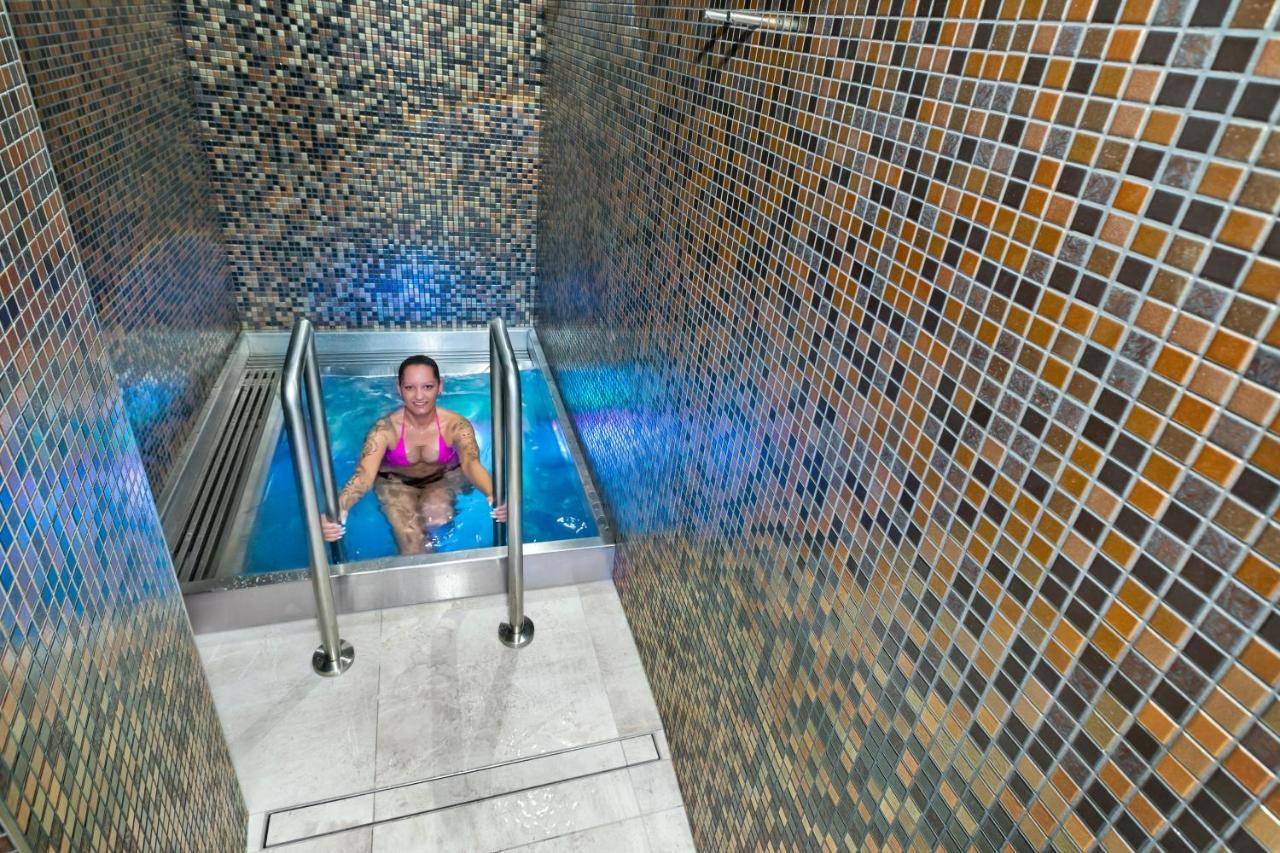Ala hotel Bystrice nad Pernstejnem Kültér fotó