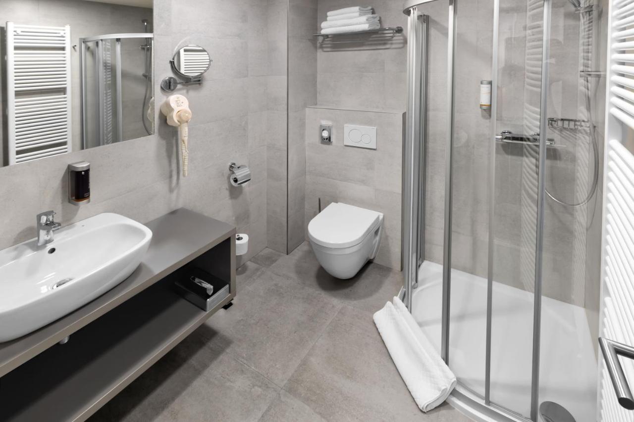 Ala hotel Bystrice nad Pernstejnem Kültér fotó