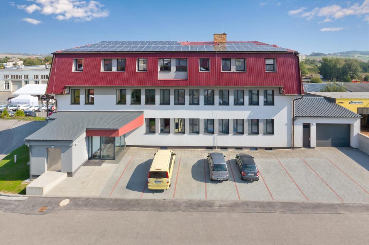 Ala hotel Bystrice nad Pernstejnem Kültér fotó
